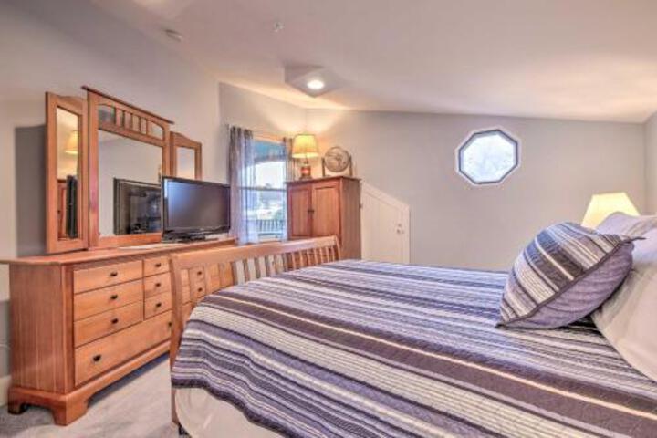 Spacious Lincolnville Penthouse Walk To Beach! - thumb 5