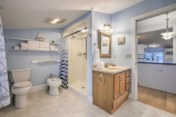 Spacious Lincolnville Penthouse Walk To Beach! - thumb 1