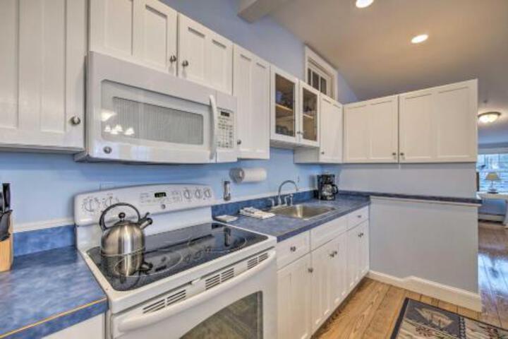 Spacious Lincolnville Penthouse Walk To Beach! - thumb 3