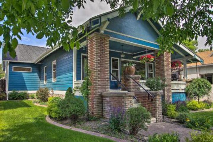 Spacious Bungalow With Backyard & Walkable Location! - thumb 7