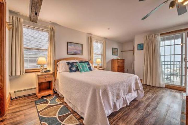 Oceanfront Lincolnville Studio W / Private Balcony! - thumb 0