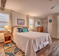 Oceanfront Lincolnville Studio w / Private Balcony! - Accommodation Seattle