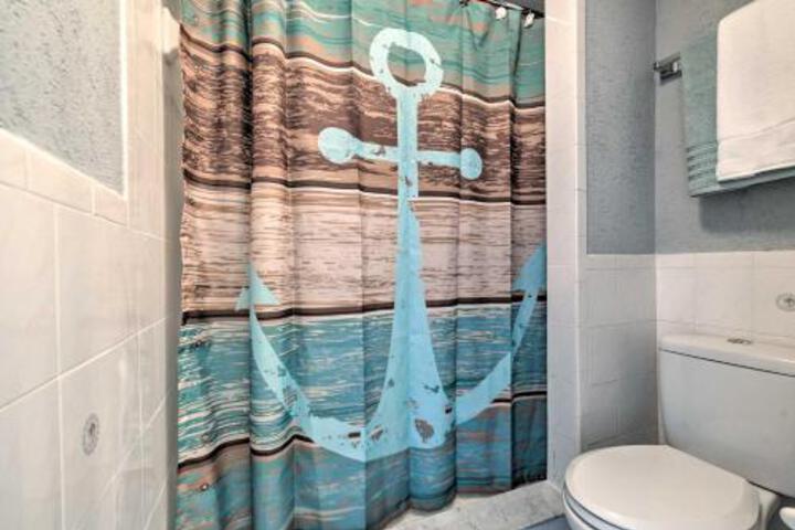 Oceanfront Daytona Studio W / Views & Pool Access! - thumb 1