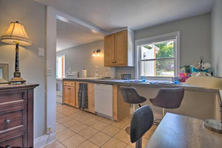 Private Solar Hill Apartment In Downtown Bristol! - thumb 4