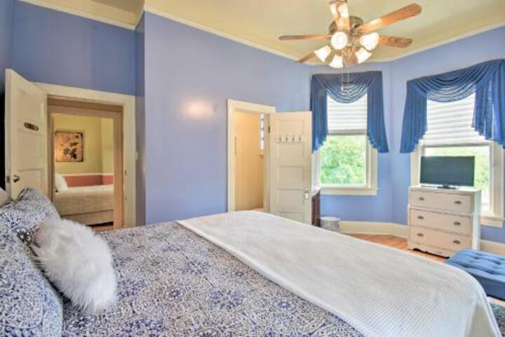 1878 Victorian Home In Historic Dwtn Hot Springs! - thumb 6