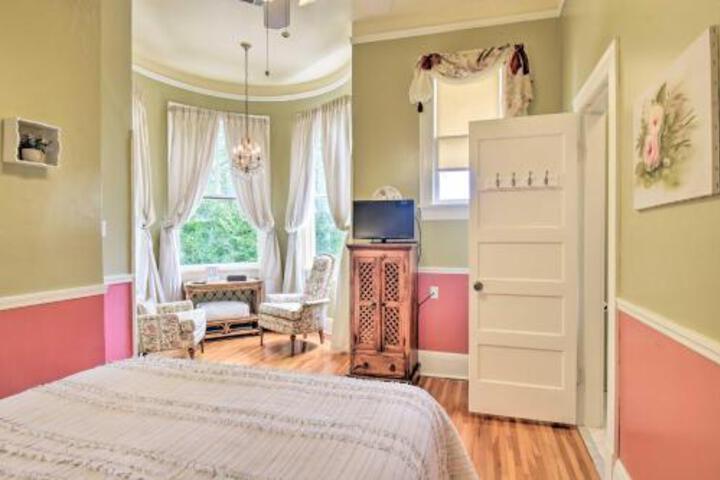 1878 Victorian Home In Historic Dwtn Hot Springs! - thumb 5