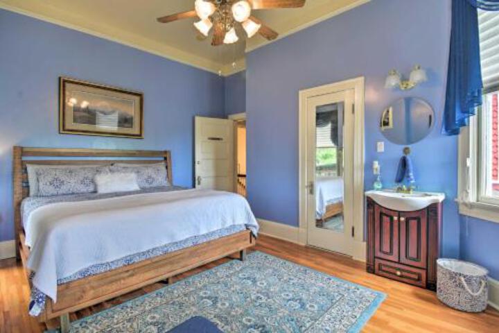 1878 Victorian Home In Historic Dwtn Hot Springs! - thumb 2