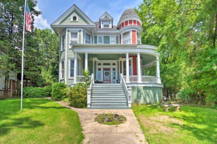 1878 Victorian Home In Historic Dwtn Hot Springs! - thumb 0