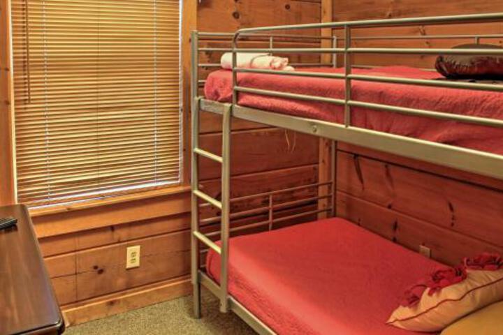 Ski In / Ski Out Snowshoe Townhome W / Deck & Hot Tub - thumb 4