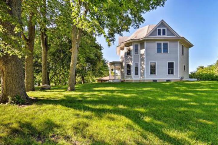 Historic Jefferson Home Restored & Spacious! - thumb 4