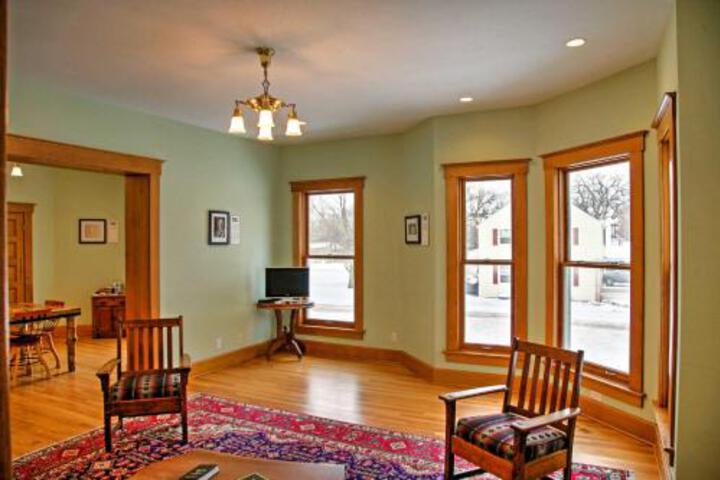 Historic Jefferson Home Restored & Spacious! - thumb 0