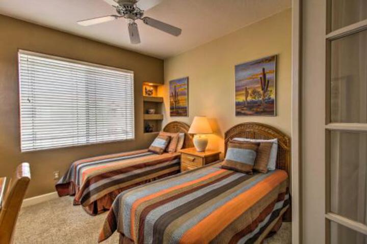 Oro Valley Condo W / Pool Mins To Golf & Hiking - thumb 3