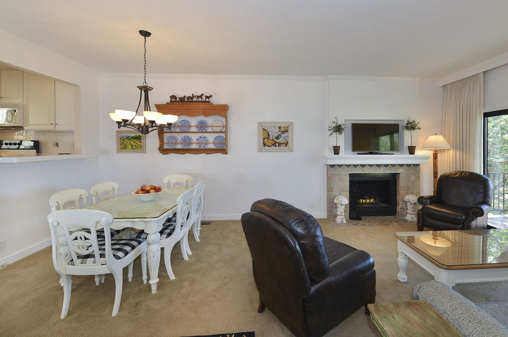 888 Oak Creek At Silverado 2 Bedroom Condo - thumb 5