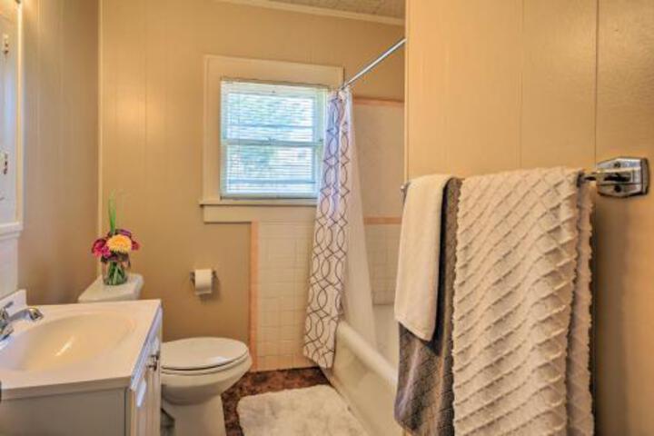 Lubbock House Walk To Texas Tech & Downtown - thumb 6