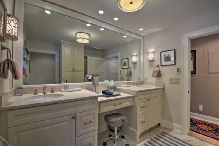 Mirror Lake Cottage W / Private Deck Waterfall - thumb 4