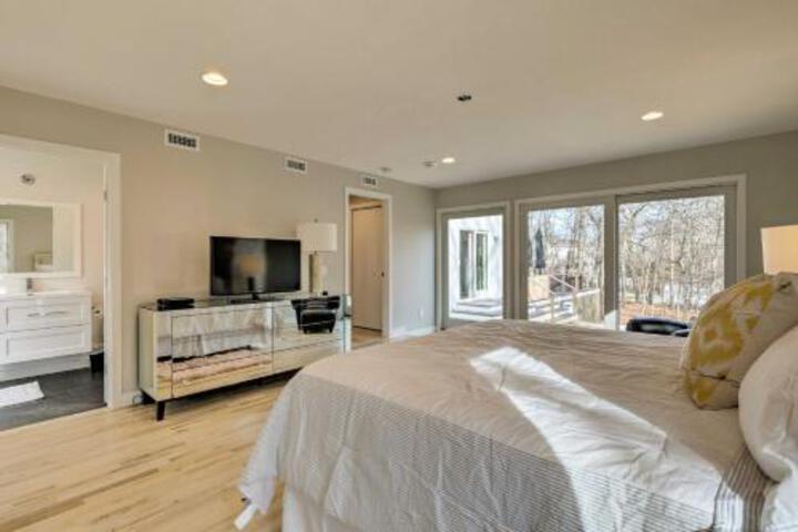 Hamptons Home W / Heated Pool Walk To Beach! - thumb 1