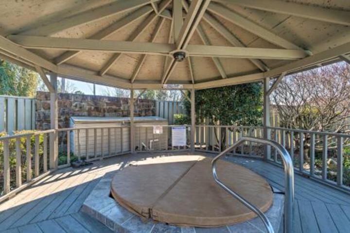 Lake Hamilton Condo W / Private Boat Slip! - thumb 4