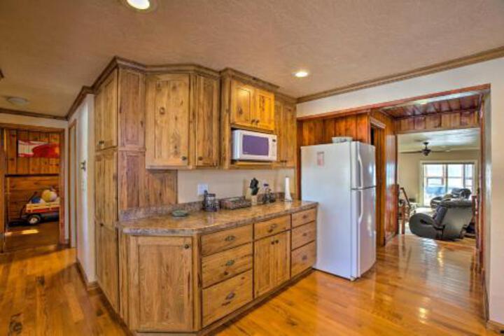 Houghton Lake House Directly On Waterfront! - thumb 3