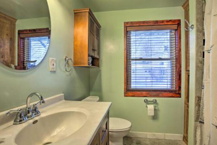 Houghton Lake House Directly On Waterfront! - thumb 2