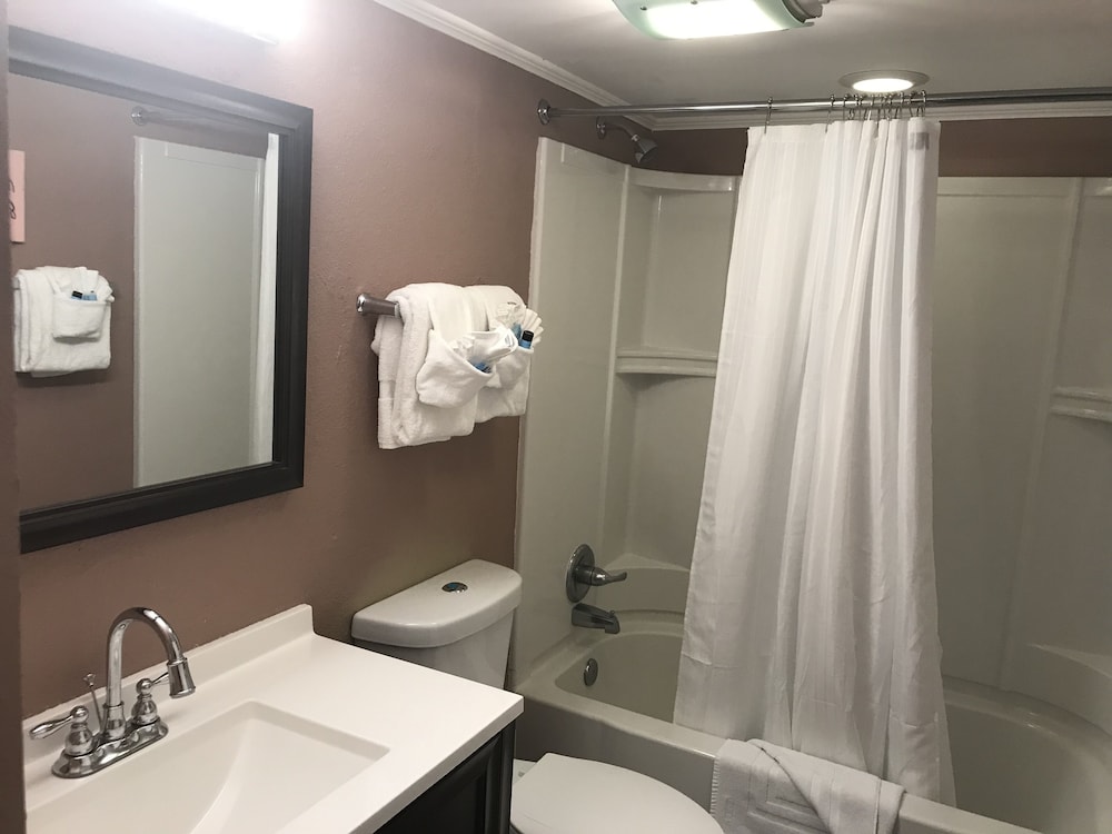 0302 Waters Edge Resort Condo - thumb 5