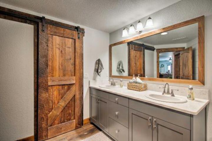 Updated Wellington Home W / Patio On 40 Acres! - thumb 6