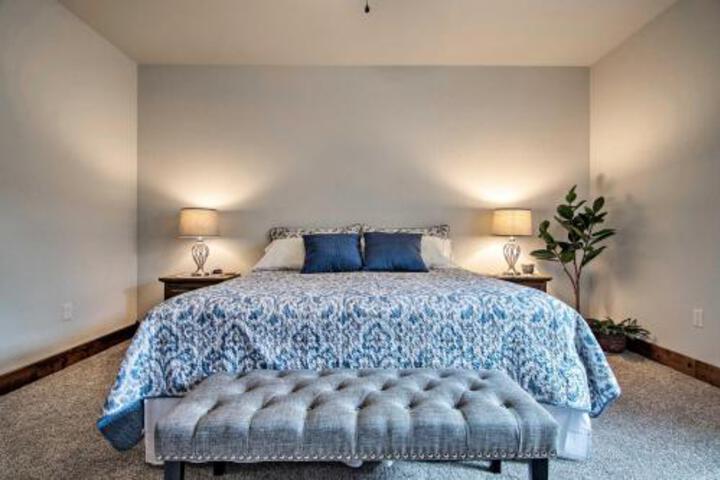 Updated Wellington Home W / Patio On 40 Acres! - thumb 1