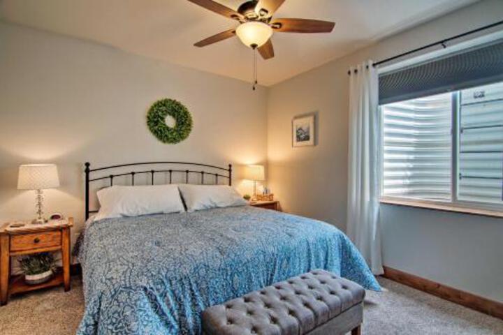 Updated Wellington Home W / Patio On 40 Acres! - thumb 5