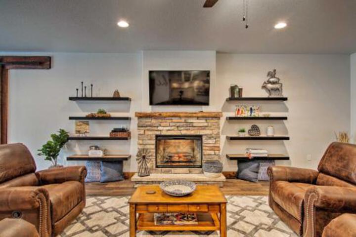 Updated Wellington Home W / Patio On 40 Acres! - thumb 4