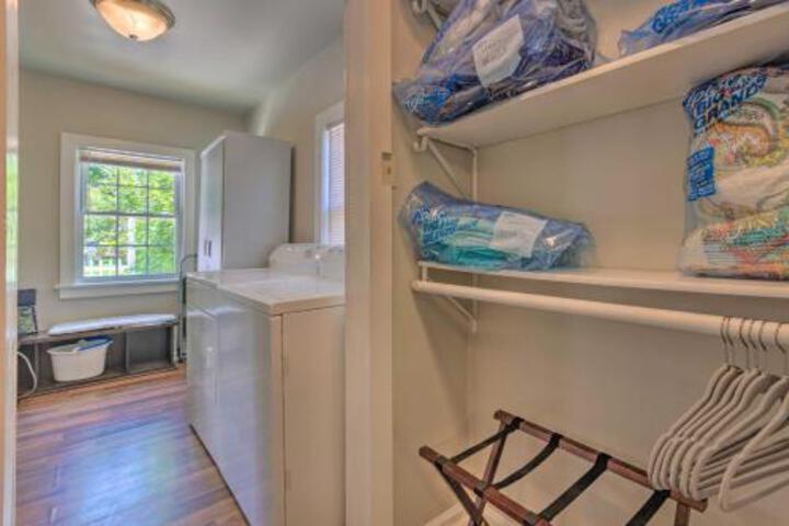 Private Solar Hill Downtown Bristol Cottage! - thumb 4