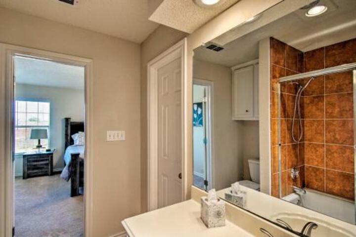 Pet Friendly Lubbock Home With Yard 6Mi To TTU - thumb 6