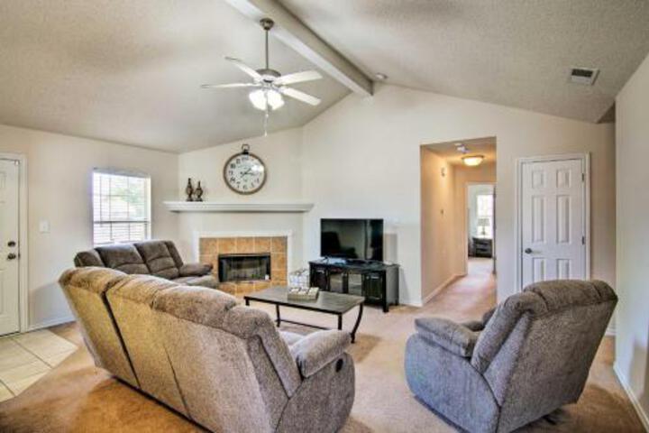 Pet Friendly Lubbock Home With Yard 6Mi To TTU - thumb 3