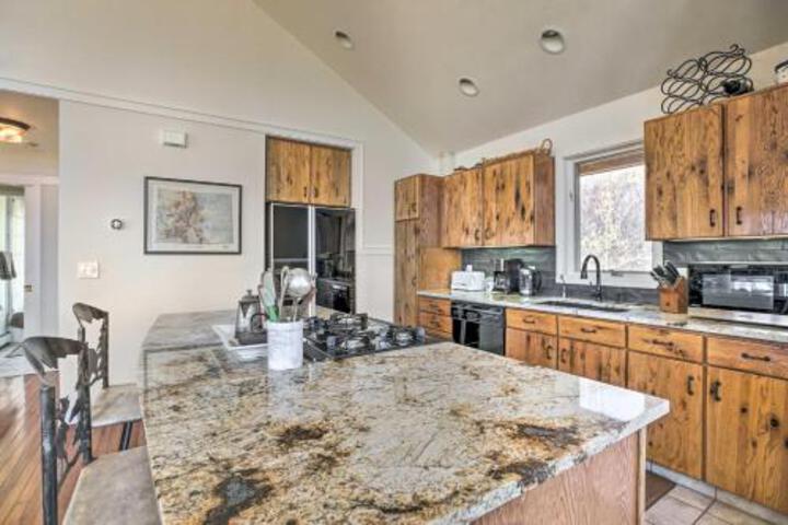 Modern Cabin W / Balcony Views + Fireplace! - thumb 4