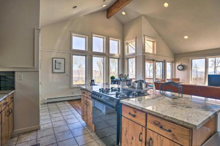 Modern Cabin W / Balcony Views + Fireplace! - thumb 1