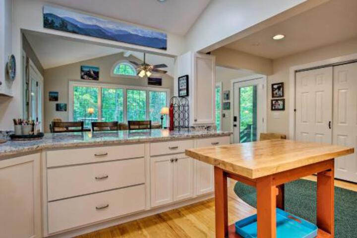 Asheville Area Home 16 Mi To Biltmore Estate! - thumb 5