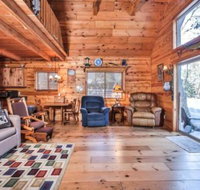 Bear Den Too Hiller Vacation Homes cabin - Accommodation Seattle
