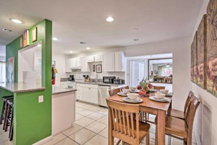 Home W / Private Pool Near The Las Vegas Strip - thumb 5