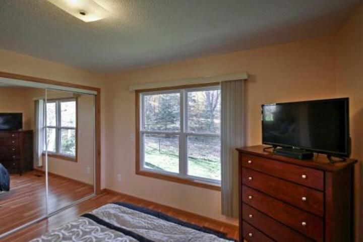 Quaint Duluth Hideaway With Private Fenced In Yard! - thumb 5