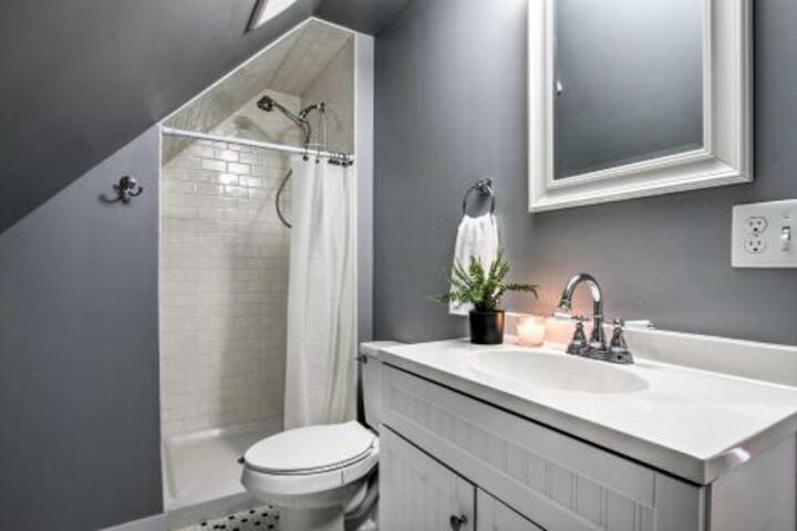 Renovated Historic Home Less Than 1 Mi To Eagle Point! - thumb 6