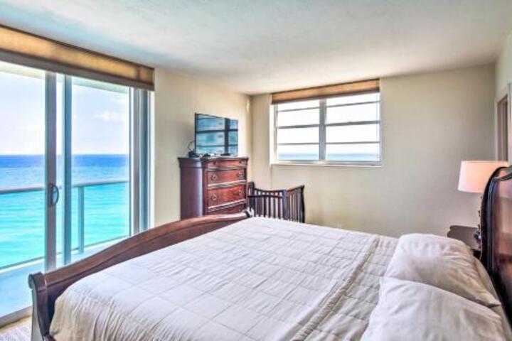 Hollywood Beachfront Condo With Resort Amenities! - thumb 0