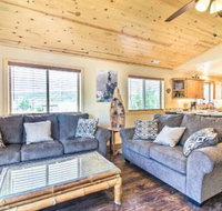 Bearâ€™s Den Luxury Cabin 15 Min to Lake! - Accommodation Seattle