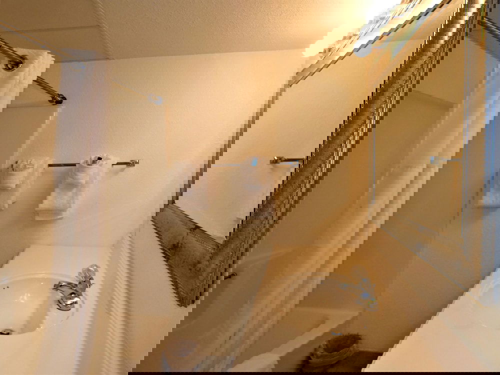 0301 Waters Edge Resort Condo - thumb 3