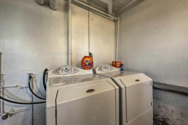 Pet Friendly House Less Than 1 Mi To Lake Michigan! - thumb 5