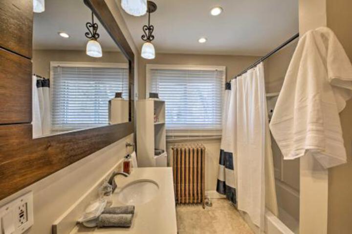 Pet Friendly House Less Than 1 Mi To Lake Michigan! - thumb 3