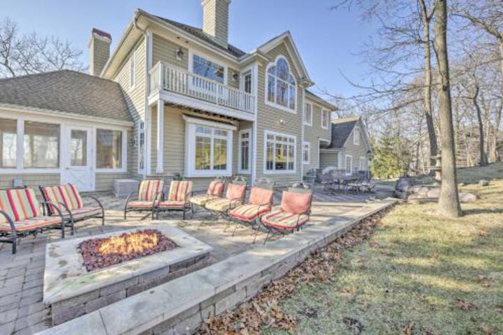 Golf & Lake Retreat With Fire Pit & Pool Table! - thumb 0