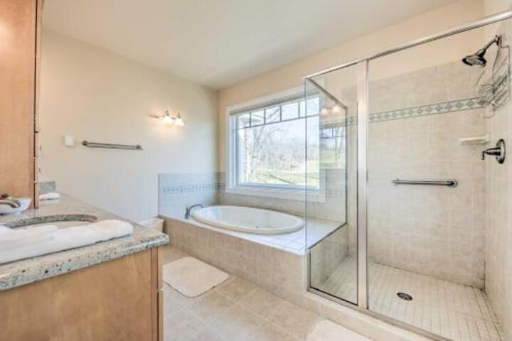 Golf & Lake Retreat With Fire Pit & Pool Table! - thumb 1