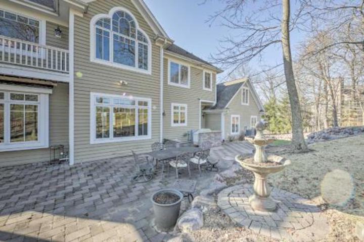 Golf & Lake Retreat With Fire Pit & Pool Table! - thumb 2