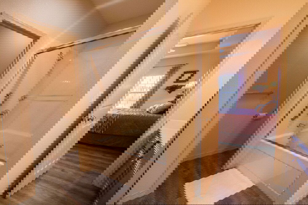 Highrise Haven 2 Bedroom Condo - thumb 5