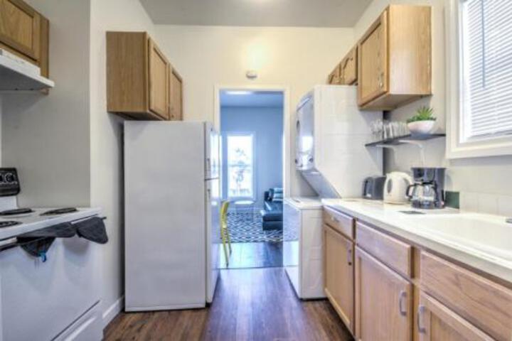 Hosteeva Renovated Capitol Hill Condo Close To Hot Spots - thumb 7