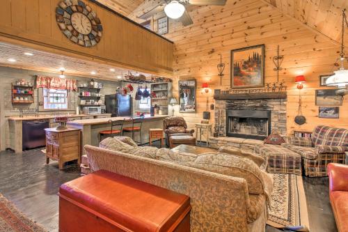 Secluded Getaway With Pool Table Less Than 6 Mi To Helen - thumb 4