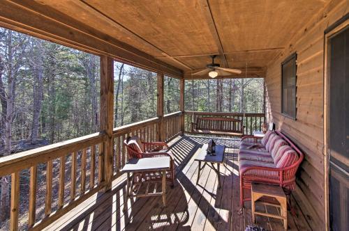 Secluded Getaway With Pool Table Less Than 6 Mi To Helen - thumb 0